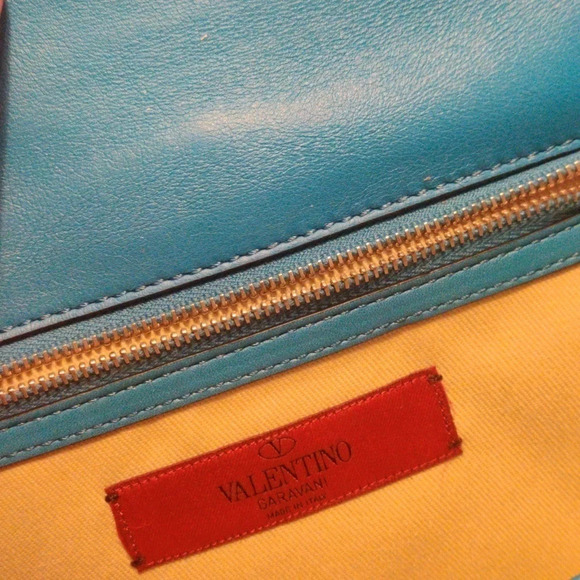 Valentino Rock Stud Aqua Leather Shoulder Bag ✨️host pick✨️ Size M - Picture 3 of 11